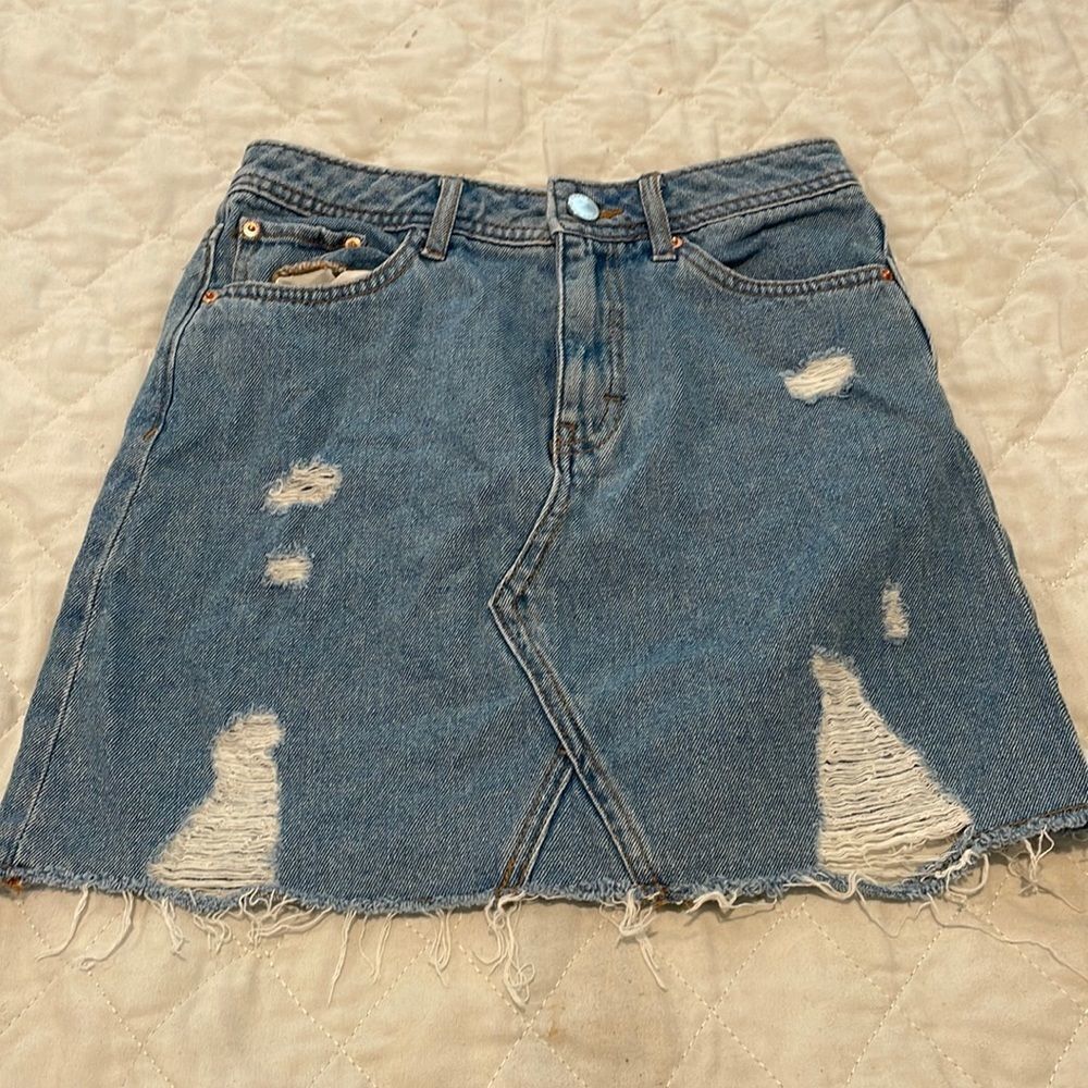 Mini skirt by Divided size 2 With designer holes